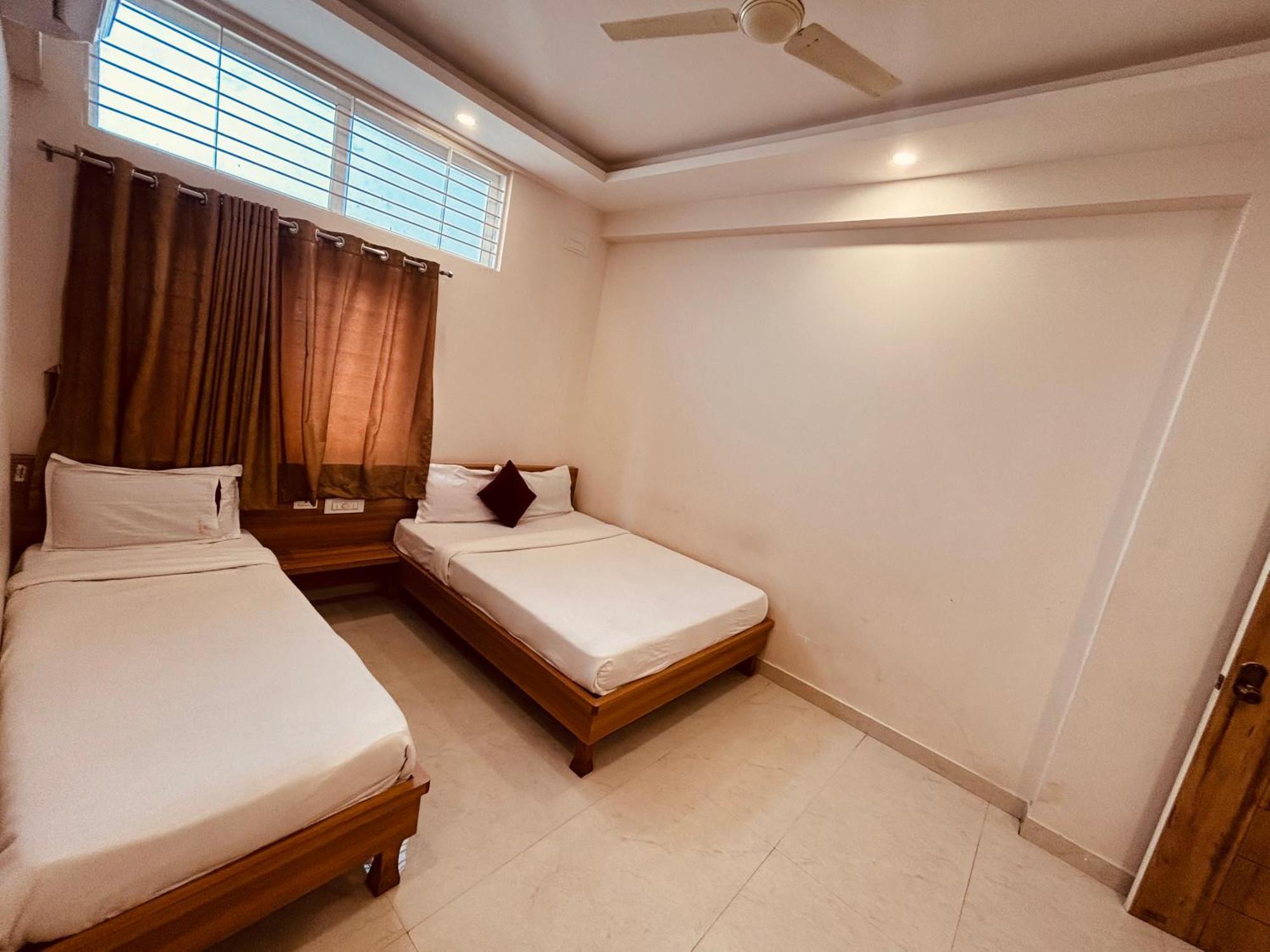 Seema Palace Inn 1 Km From Railwaystaion Mysuru Zewnętrze zdjęcie